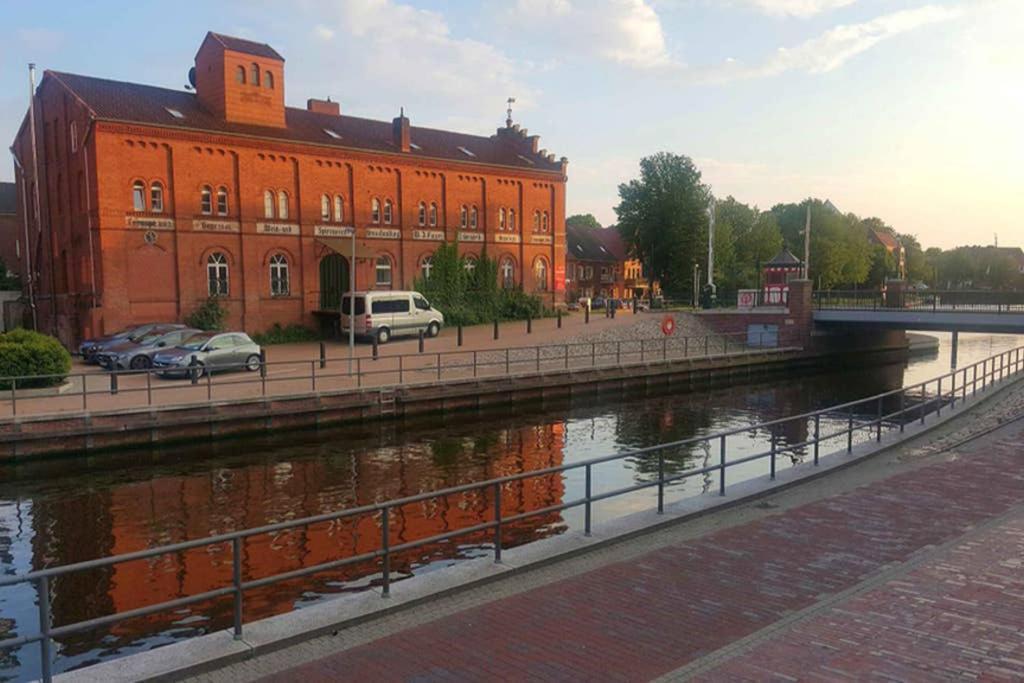 Klein-Tjuecher-Grashaus 4 Upgant-Schott Buitenkant foto