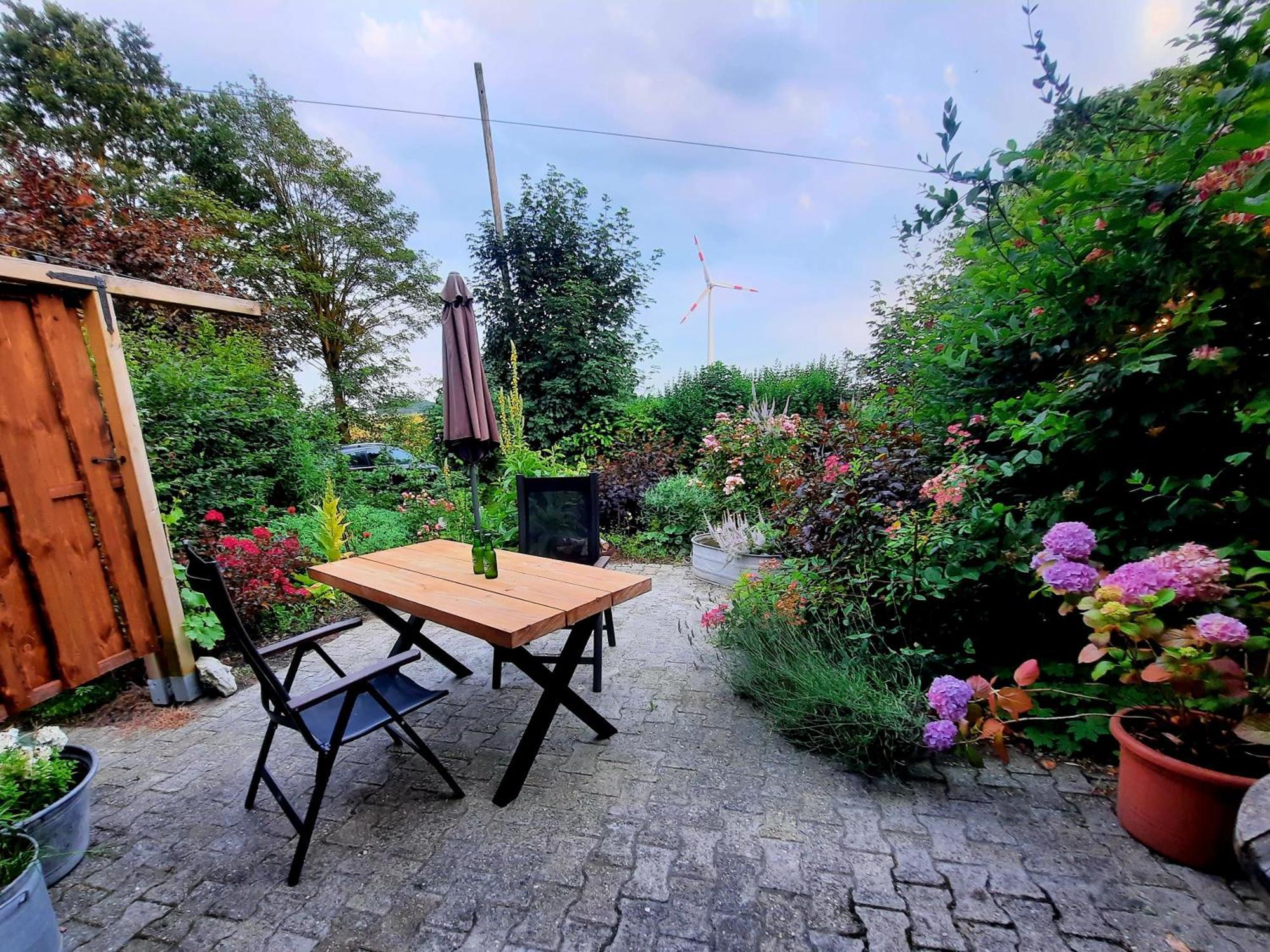 Klein-Tjuecher-Grashaus 4 Upgant-Schott Buitenkant foto